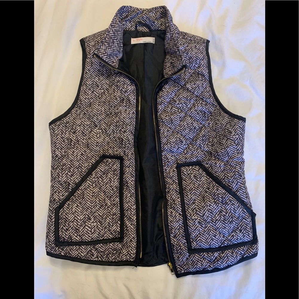 Screen-print chevron puff vest